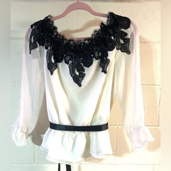 Victor Costa Ivory Silk Black Lace Off-Shoulder Elegant Peasant Blouse - Picture 5 of 10